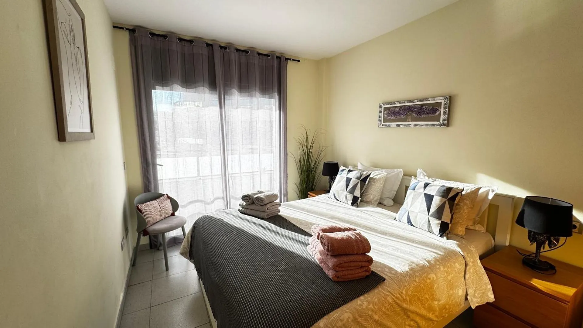 Relax Apartamento Playa Fenals Lloret de Mar 0*,  İspanya