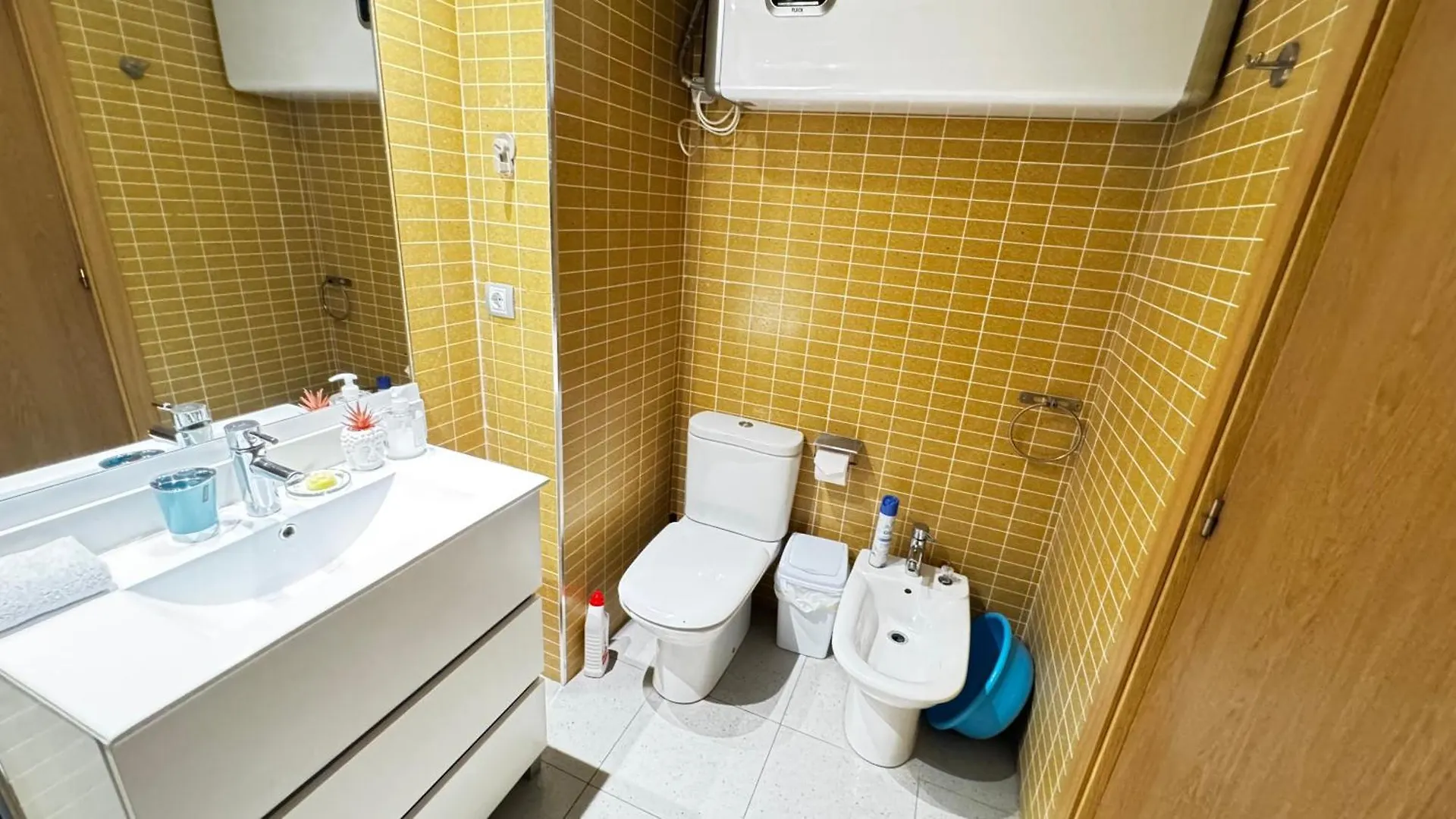 Relax Apartamento Playa Fenals Lloret de Mar 0*,  İspanya